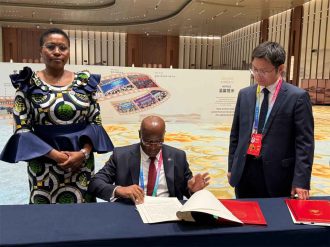  Angola and China sign agreements on health and economic partnership